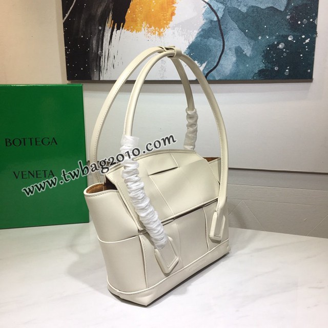 Bottega veneta高端女包 寶緹嘉爆款THE ARCO編織款手提包  BV經典款蝙蝠包  gxz1120